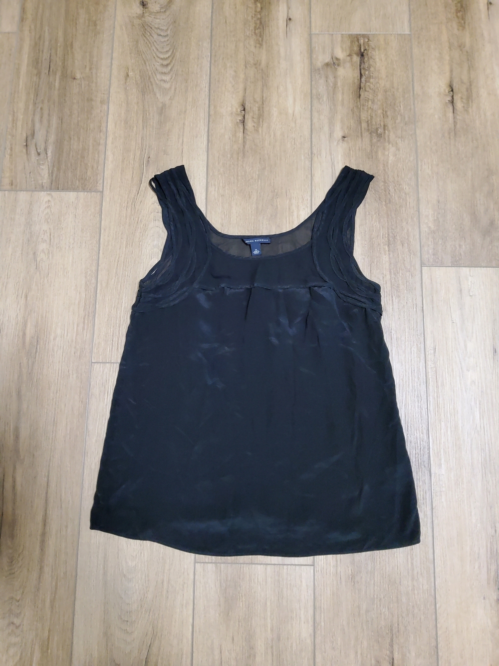Banana Republic 100% Silk Sheer Office Siren Scoop Neck Silk Camisole